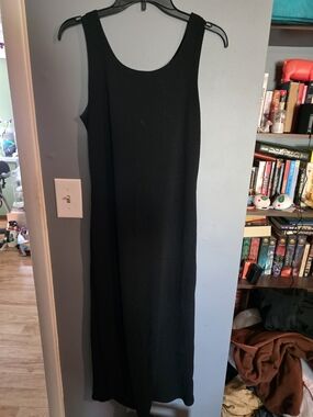 Classic Black Sleeveless Maxi Dress - Women
